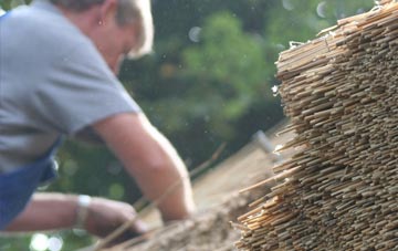 professional Dyffryn Cellwen thatchers